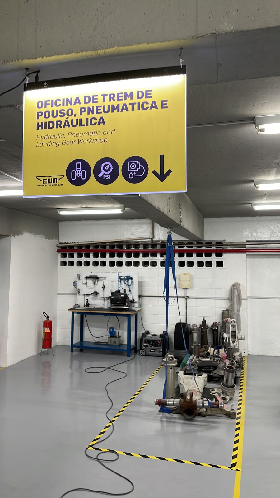 Oficina de Pneumática, Hidráulica e Trem de Pouso